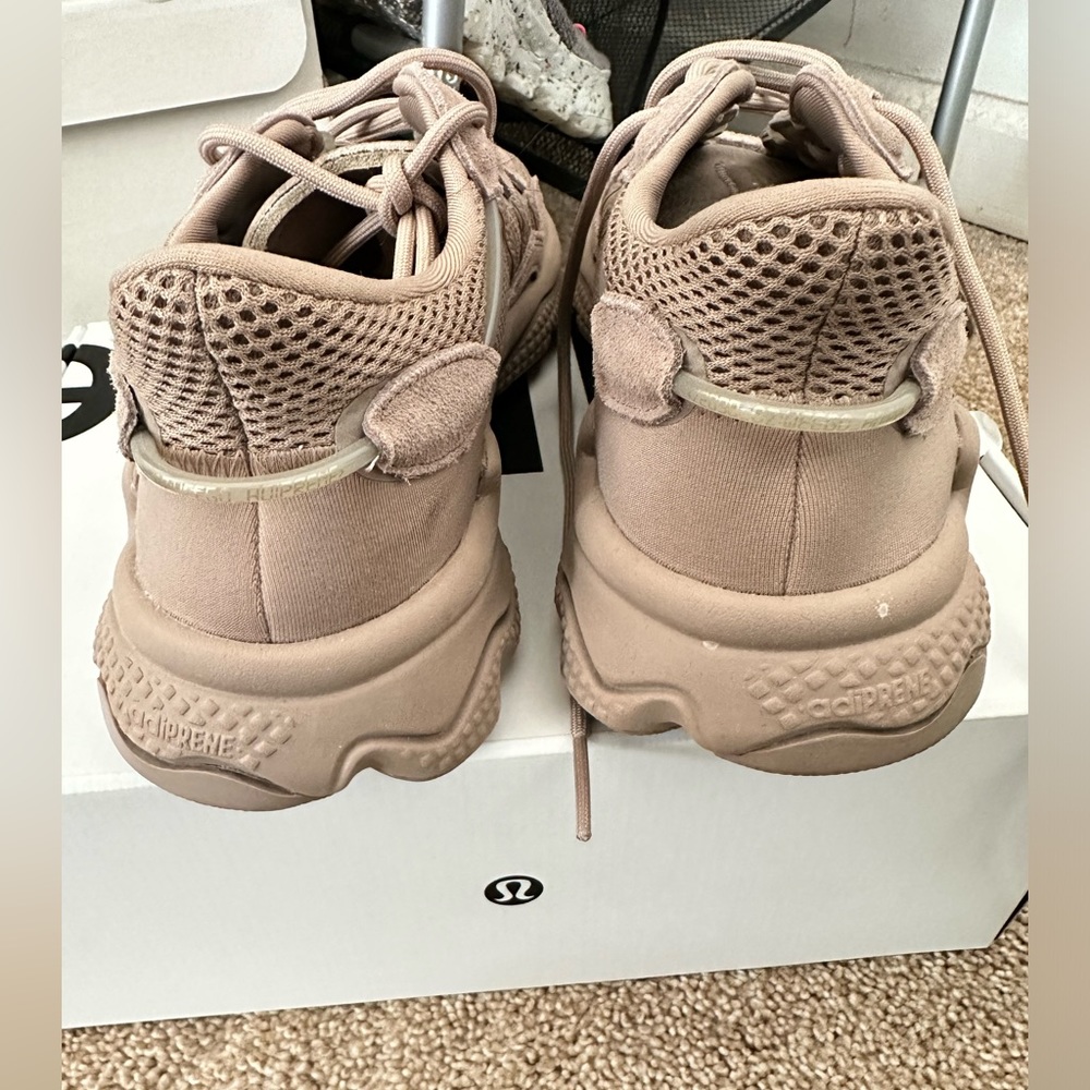 Adidas - Picture 3 of 4